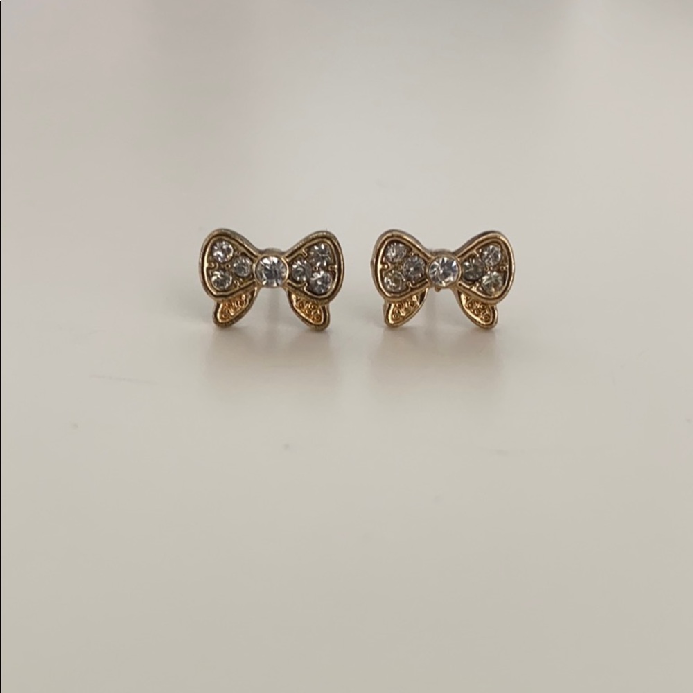 NWOT gold bow stud earrings with rhinestones